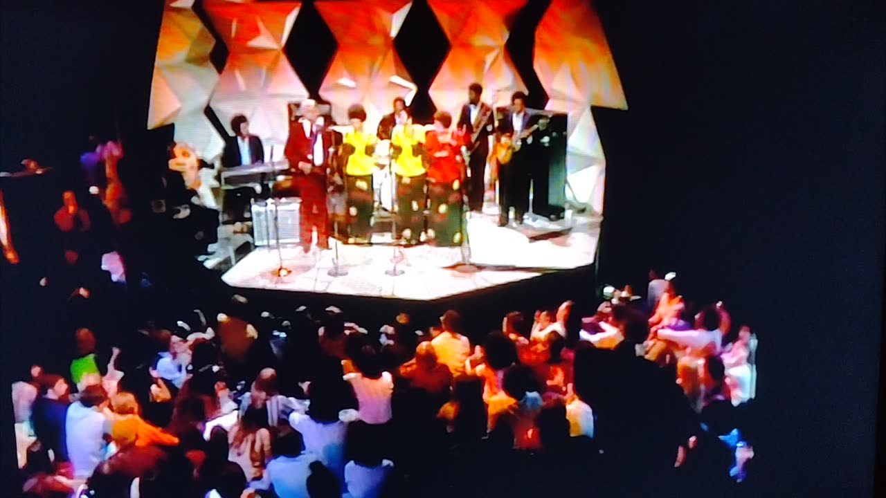 Staple Singers Be Who You Are Live 1973