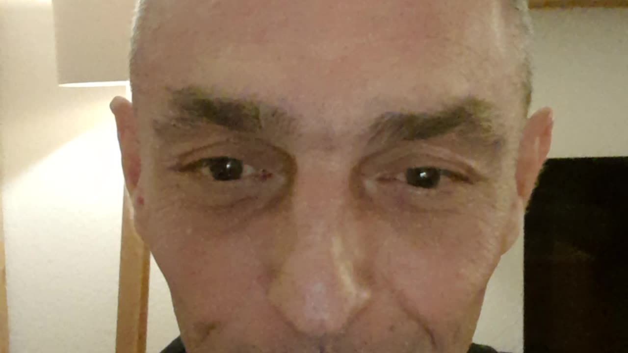 Steve Monti - Opruff un Käch déi Erfarung am Beräich Well Kräider hunn