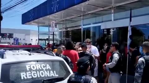 MST invadiu outro Supermercado 😱