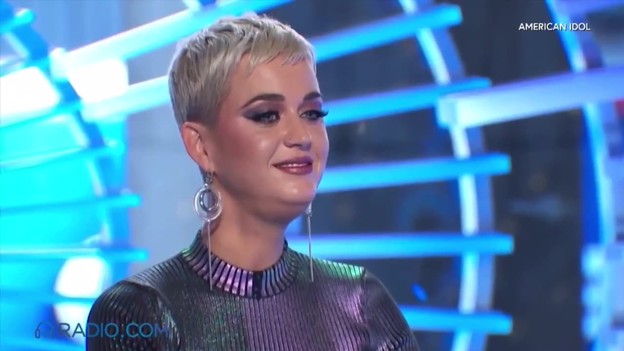 REPTILIAN 🦎KATY PERRY | THE LIZARD NECK PUFF