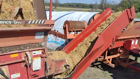 Filling forage bag