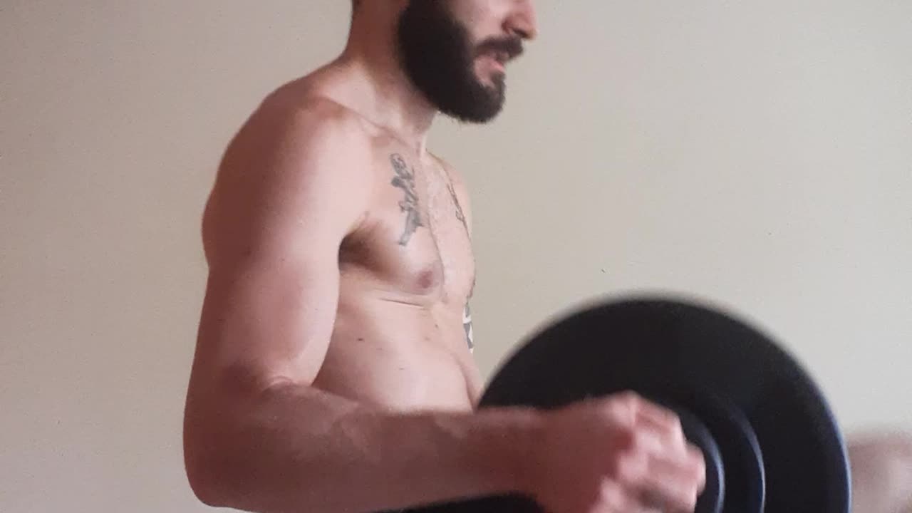 Knee Raises 28kg - 61.7lbs