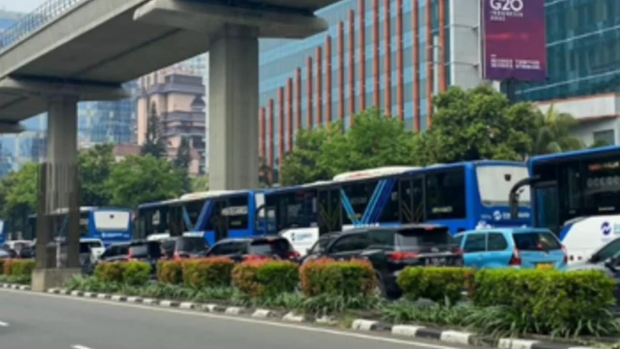 Penjelasan transjakarta soal bus terhenti