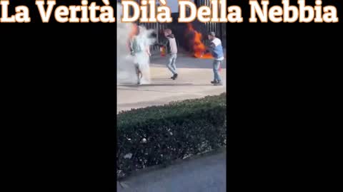 Teacher sets himself on fire in front of the Carabinieri barracks (Rende) CosenzaInsegnante si da fuoco davanti alla caserma dei Carabinieri(Rende) Cosenza