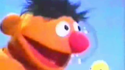 Vintage Sesame Street: Ernie with RUBBER DUCKY!