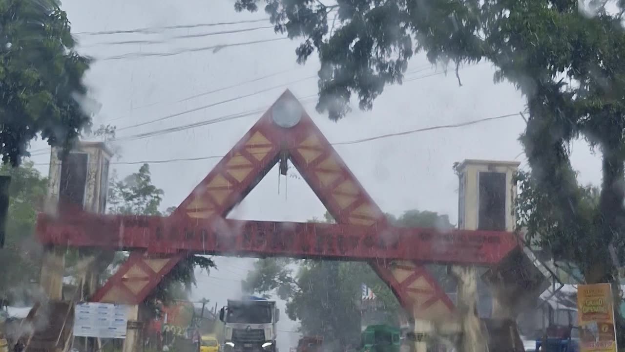 Rainy day traveling, Zamboanga Sibugay Arch in Brgy Gatas, Zamboanga del Norte.