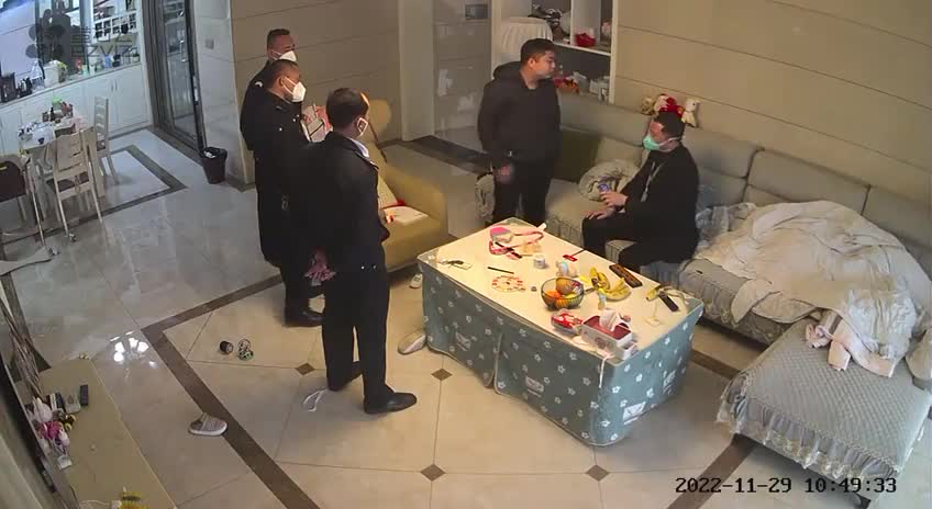 Shock Video: CCP Thugs Break Into Man’s Home, Torture Him in Front of Children