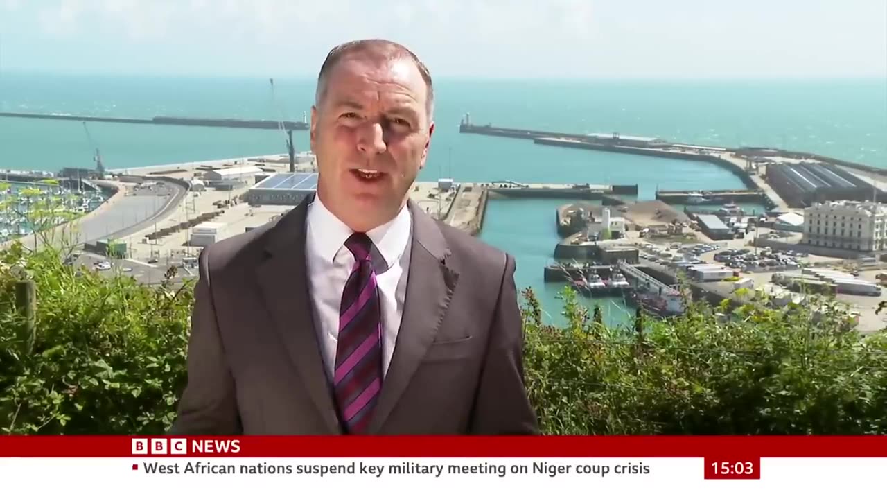 Migrant boat sinks in English channel killing at lost six people