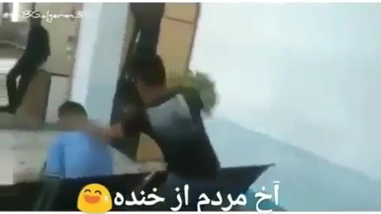 ازنشستن دربیمارستان روانی خودداری کنید😂