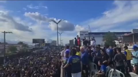 Brazilians showing avid support for President Bolsonaro. Election ultimatelySTOLEN by communist Lula