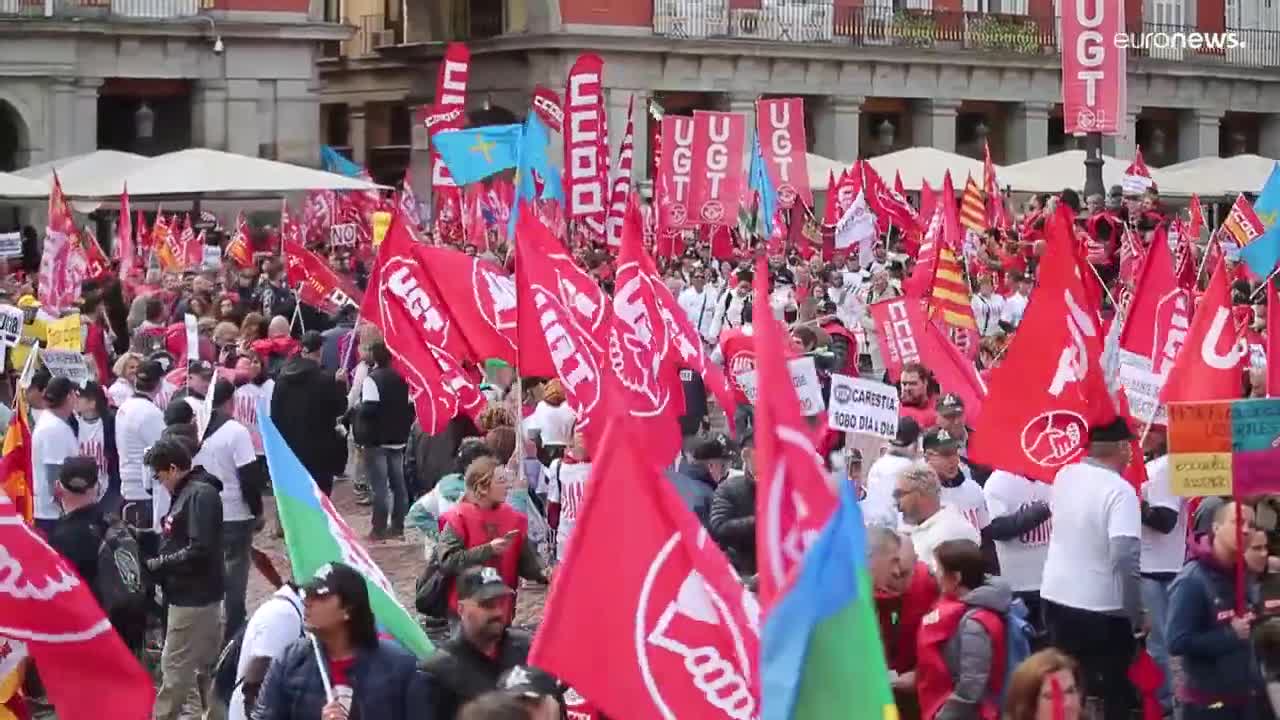 Spain: Thousands of union members march in Madrid for higher wages and better rights