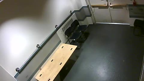 1657HQOB02PrisonerProcessingLobby_2021-01-05_06h00min01s027ms.mp4