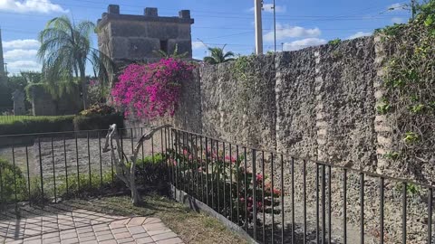 The 444 in Ed's Coral Castle