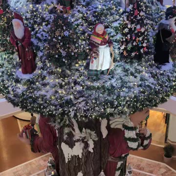 Christmas is coming! (weekend at the mall #southcoastplaza #socal )