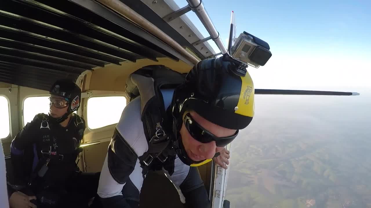 Dynamic Freefly - After ϟ Shock style skydive Brazil