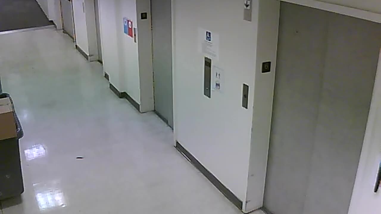 3904PSQB06FreightLobbyRear_2021-01-06_06h40min00s497ms.mp4