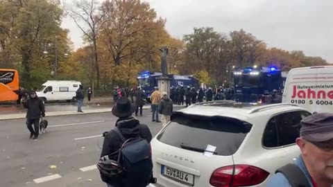 (Mi.18.11.2020)Berlin : Abstimmung u Proteste gegen die Deutschen Ermächtigungsgesetze §28a & §36