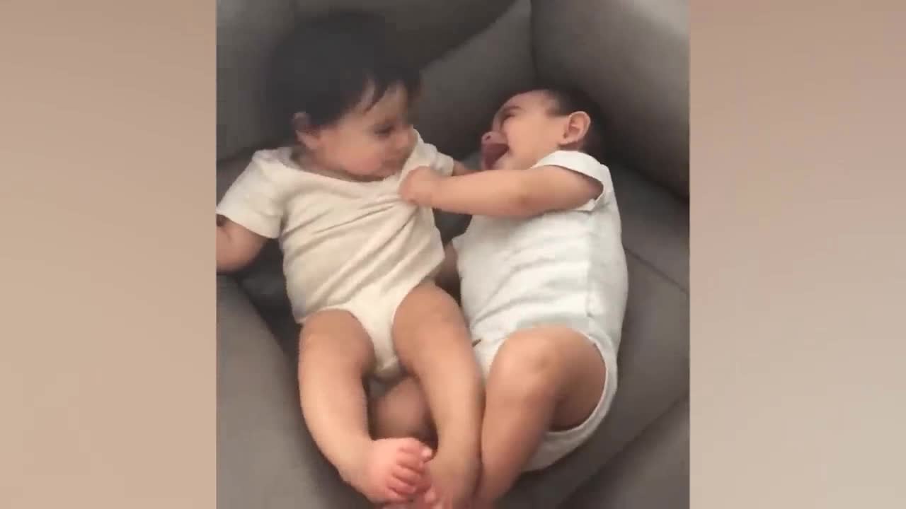 Best Videos Of Funny Twin Babies Compilation #2 _ Bipple/6