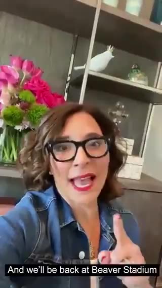 RealMacReport This is the new Twitter CEO, Linda Yaccarino.