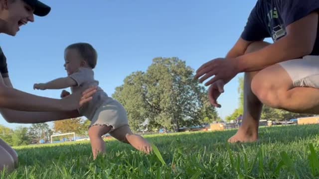 How is she almost walking already?! #firststeps#10monthsold