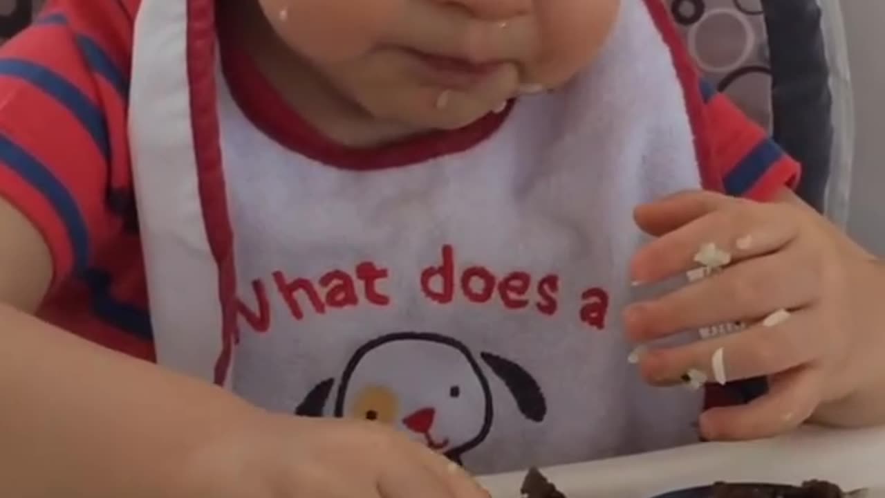 Eating by himself - Starving - Hailee Steindfeld