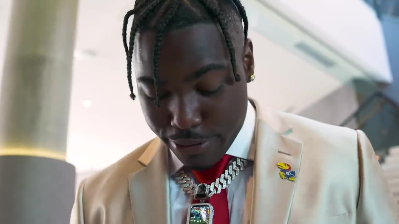 Kansas' Jalon Daniels Rocks $50K, Highlight Reel-Playing Chain To Big 12 Media Day