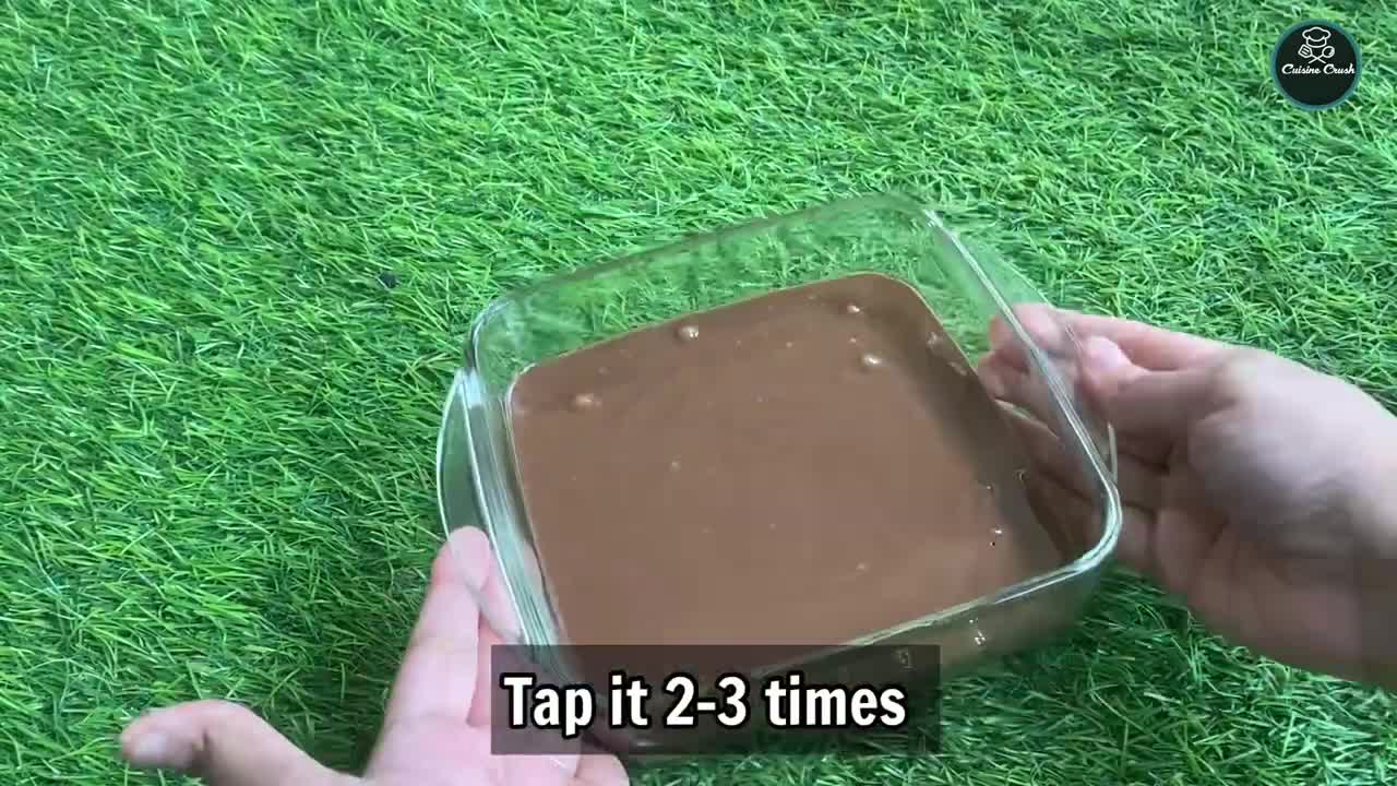 Eggless chocolate cake in microwave