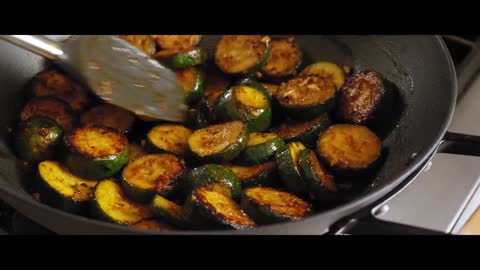 Garlic Zucchini Stir Fry in Under 10 Minutes!