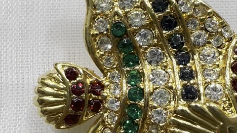 18KGP Tropical Fish Brooch. Pin. Made with Swarovski Crystal. Party. Event