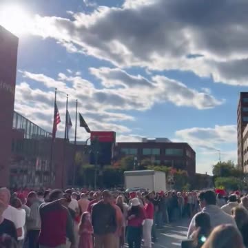 Massive crowd for President Trump in Reading, PA