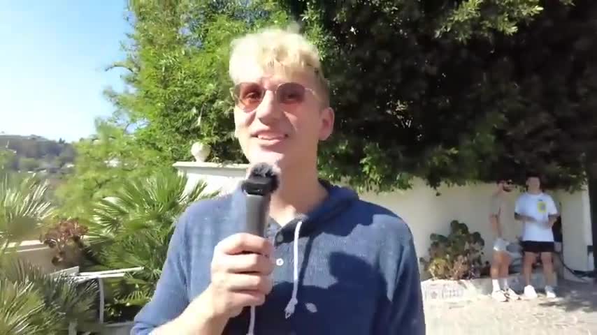 I went to an LA party