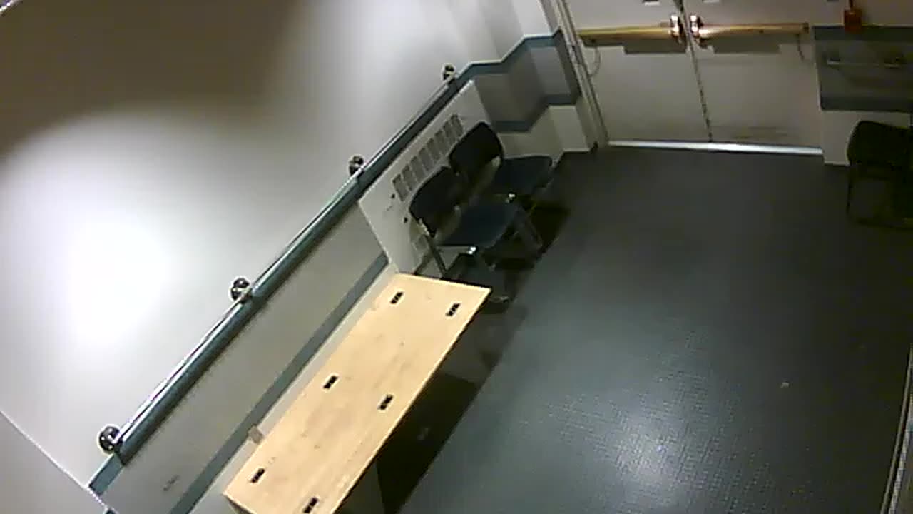 1657HQOB02PrisonerProcessingLobby_2021-01-05_01h20min00s817ms.mp4