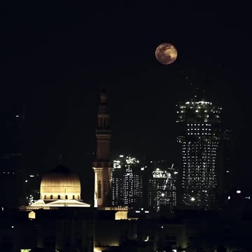 #Dubai Stay Safe #دبي #FullMoon 📷:@dubaifilm
