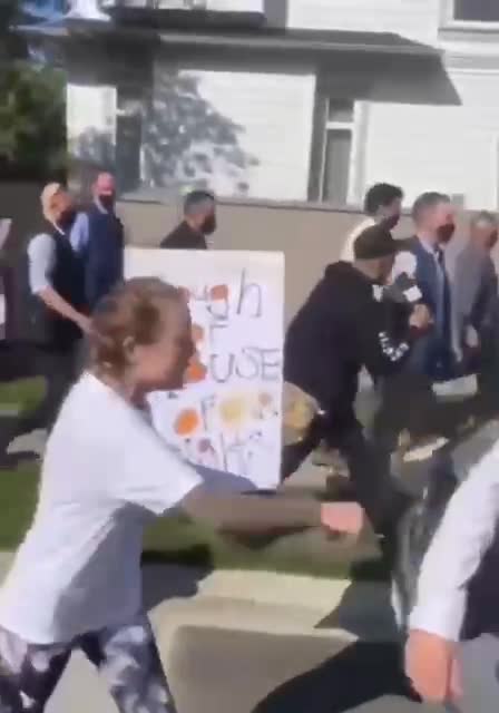 Canadian Pharma-Fascist Trudeau getting that "These people will not walk the streets" feeling 🔥