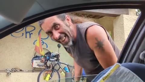 2023-06-12 (4) - Pas mal les bzezs - Twitch Decheterie (clip)