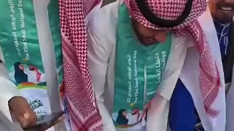 Neymar celebra o Dia Nacional da Arábia Saudita dançando Ardha