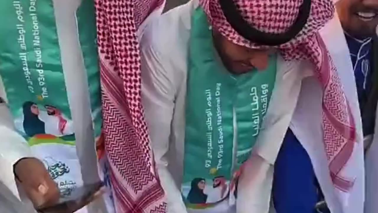 Neymar celebra o Dia Nacional da Arábia Saudita dançando Ardha