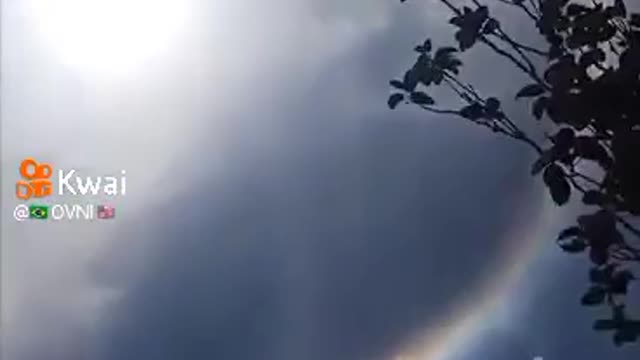 STRANGE RAINBOW APPEARS IN THE SKY AS A UFO