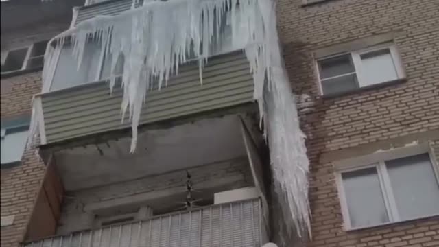 Balconies with killer icicles