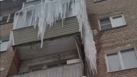 Balconies with killer icicles