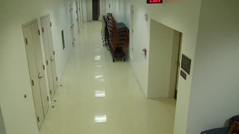 7092CVCLLSVC210Corridor_2021-01-05_02h00min00s447ms.mp4