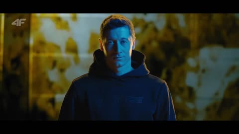 4F x Robert Lewandowski