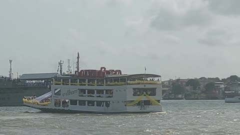 Um passeio fluvial pela orla de Belém do Pará no Círio 2023 VII