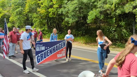 Carver Steamboat Days parade