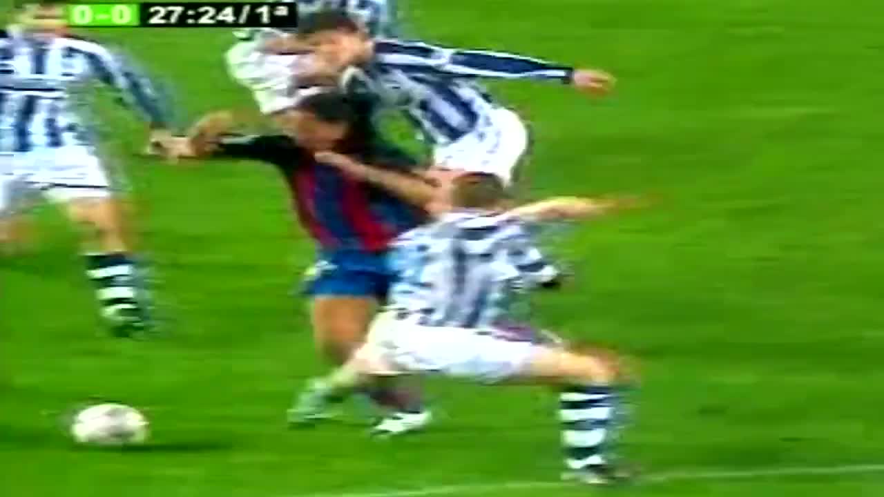 Ronaldinho Gaúcho Destroing LA-LIGA Defenders