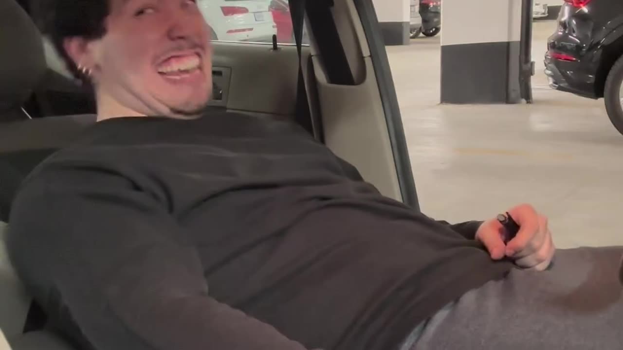 All mechanics have the same laugh😂😂