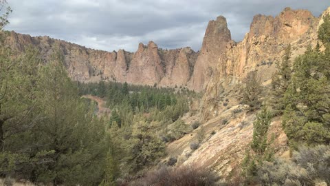 Central Oregon – Smith Rock State Park – Beautiful Canyon – 4K