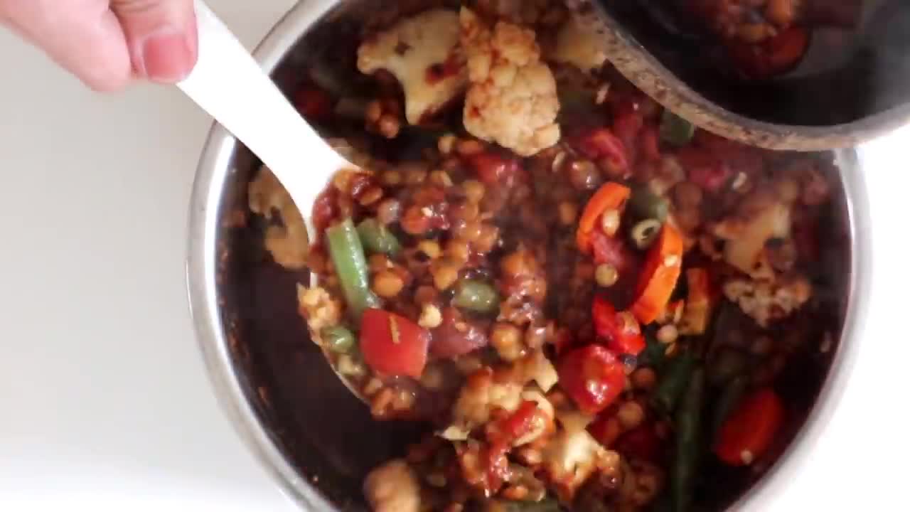 EAT MORE AND WEIGHT LESS WITH 300 CALORIE MEALS