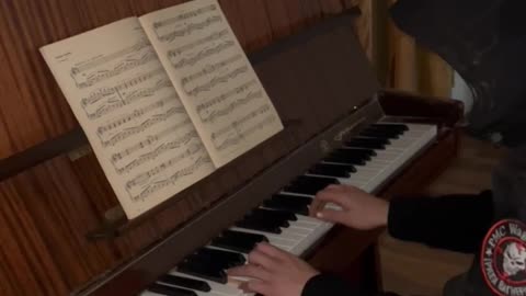 Good morning everyone 🤗 And good mood 😉 Talented people fight the Nazis