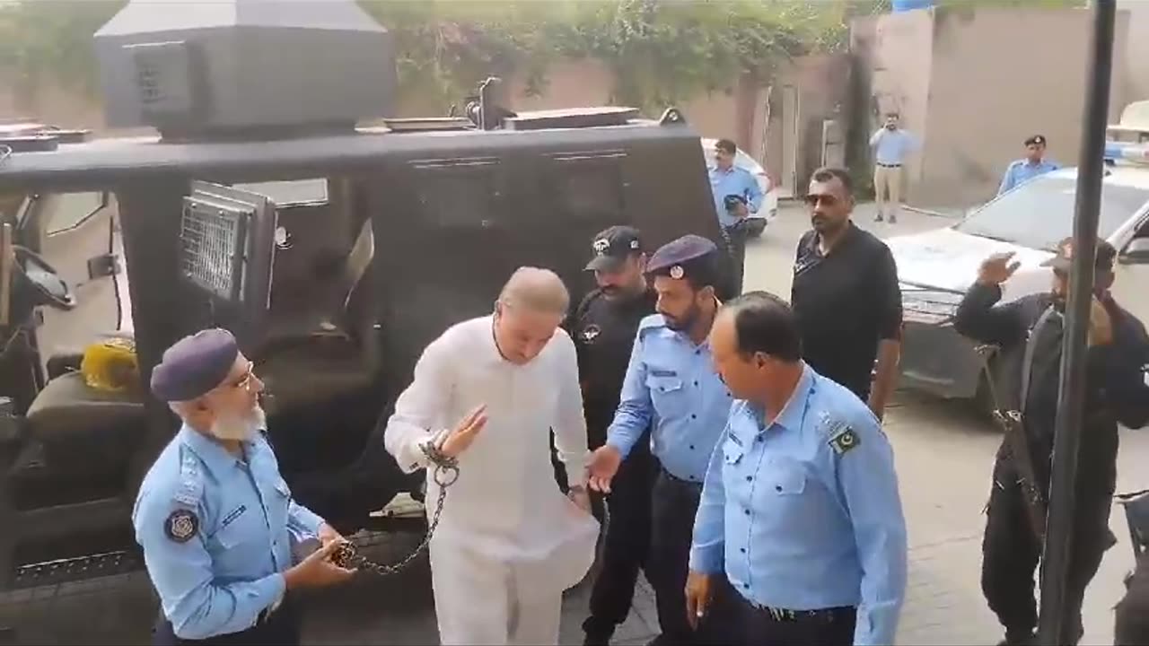 Vice Chairman Shah Mehmood Qureshi reached the special court